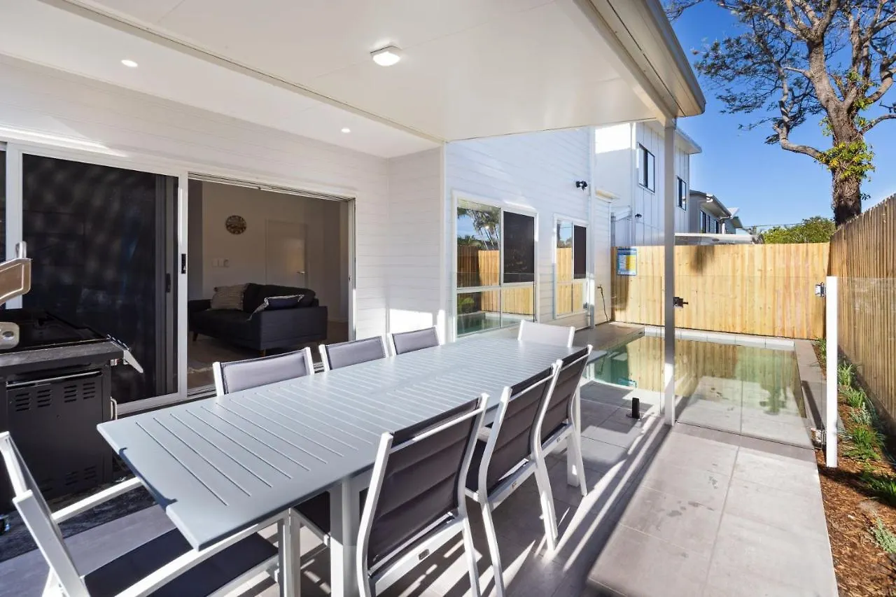 Holiday home 11 Ann Street Villa Coolum Beach